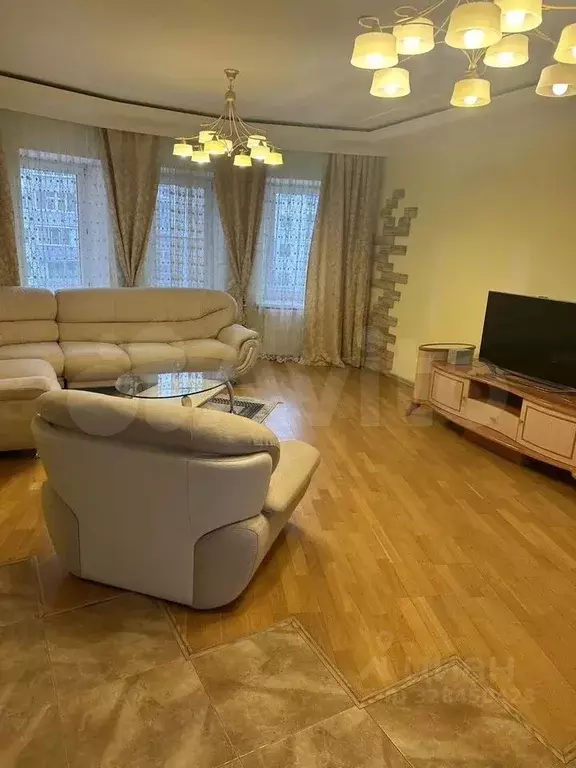 3-к кв. Калужская область, Калуга ул. Суворова, 44 (126.0 м) - Фото 1