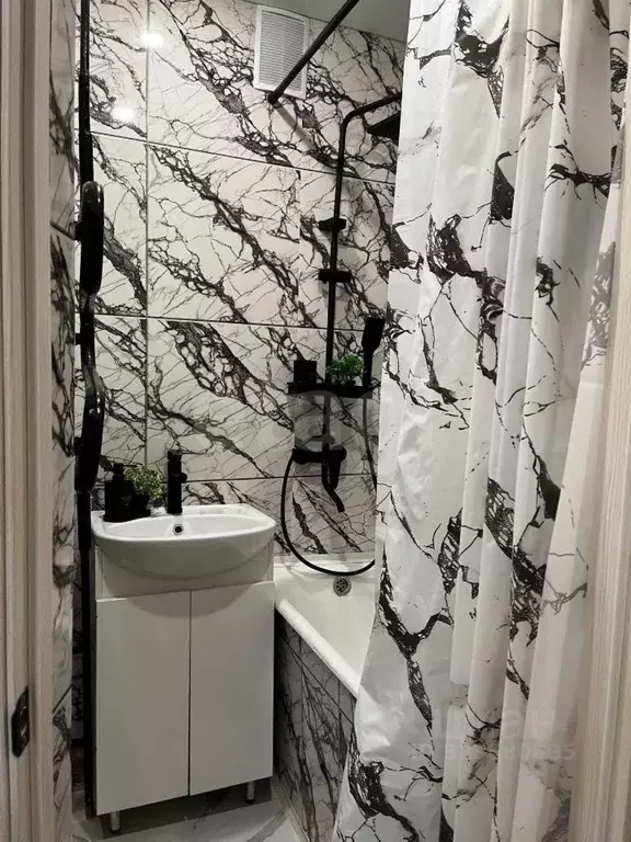 2-к кв. Челябинская область, Миасс Орловская ул., 24 (39.8 м) - Фото 1