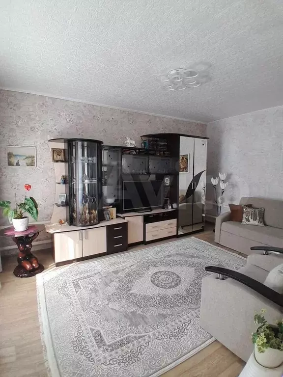 3-к. квартира, 56 м, 1/1 эт. - Фото 1