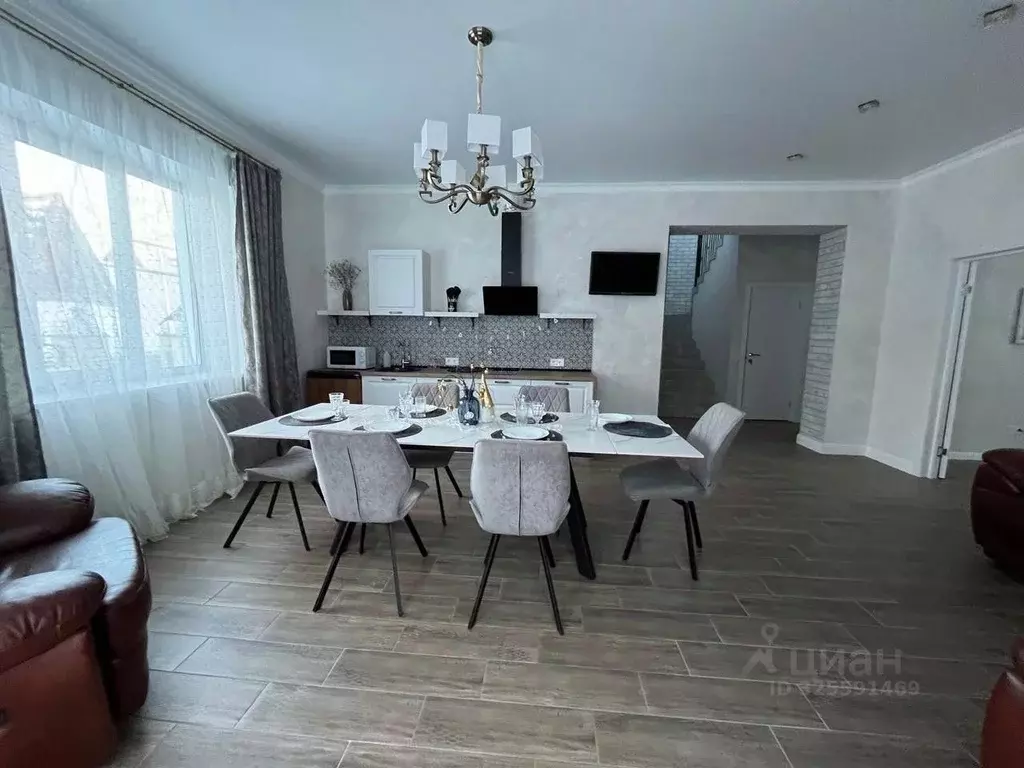 Дом в Башкортостан, Белорецкий район, Абзаковский сельсовет, с. ... - Фото 1