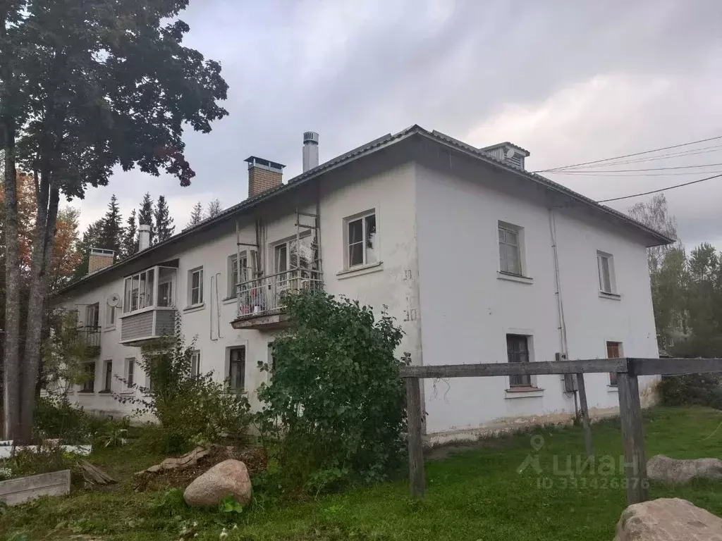 3-к кв. Новгородская область, Крестцы рп ул. Лесная, 30 (54.1 м) - Фото 1