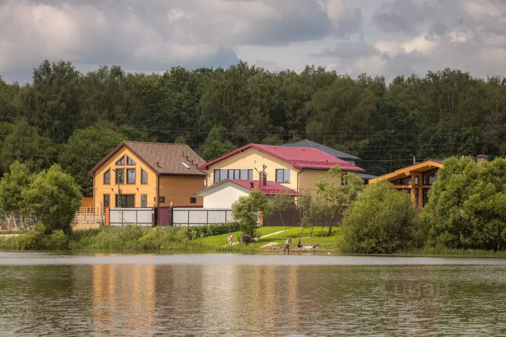 Участок в Московская область, Красногорск городской округ, д. ... - Фото 2