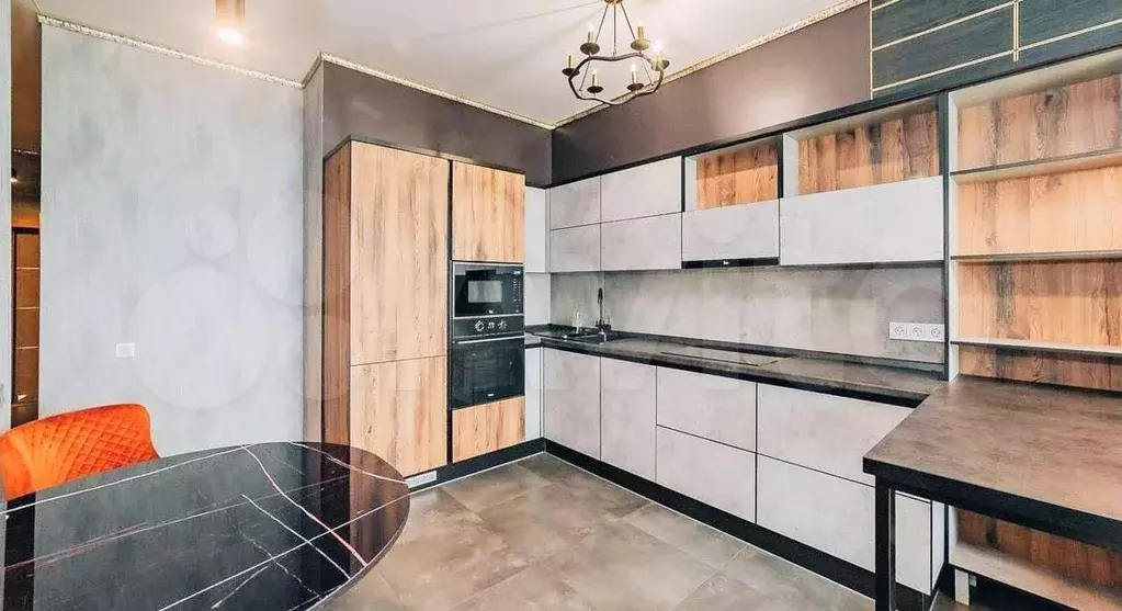 3-к. квартира, 90 м, 10/18 эт. - Фото 1