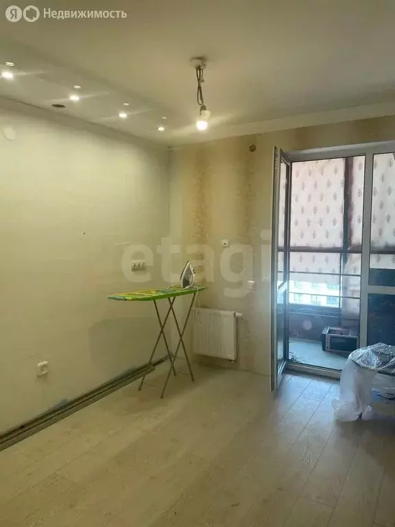 1-комнатная квартира: Тюмень, улица Газовиков, 61 (38.9 м) - Фото 0