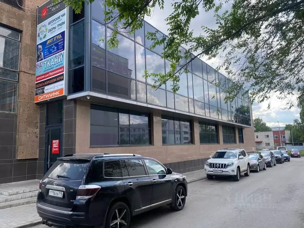 Помещение свободного назначения в Татарстан, Набережные Челны ул. ... - Фото 1