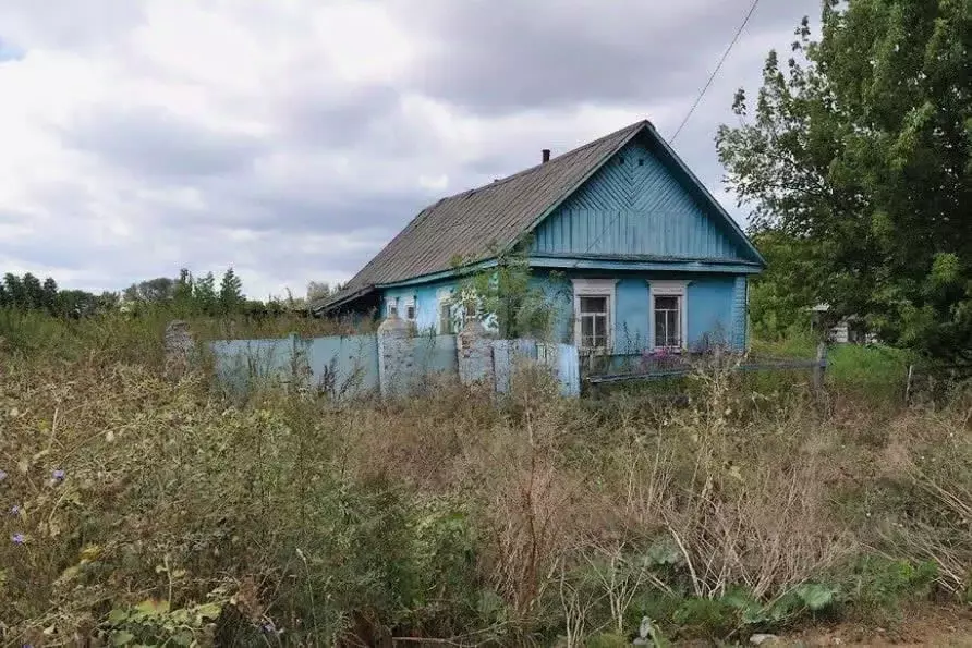 Дом в Брянская область, Суражский район, Дегтяревское с/пос, д. ... - Фото 1