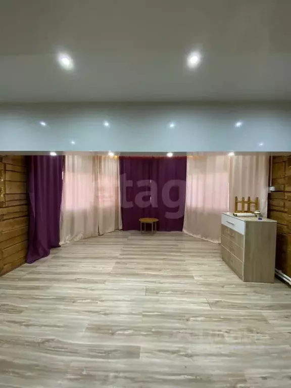 Дом в Саха (Якутия), Покровск ул. Братьев Ксенофонтовых, 94 (120 м) - Фото 1