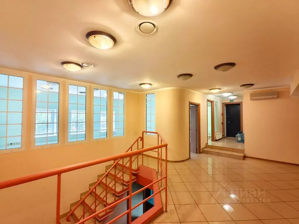 Помещение свободного назначения в Москва ул. Ивана Франко, 6 (300 м) - Фото 1