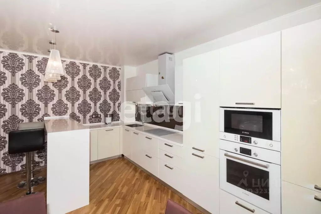 3-к кв. Тюменская область, Тюмень Таврическая ул., 9б (94.2 м) - Фото 1