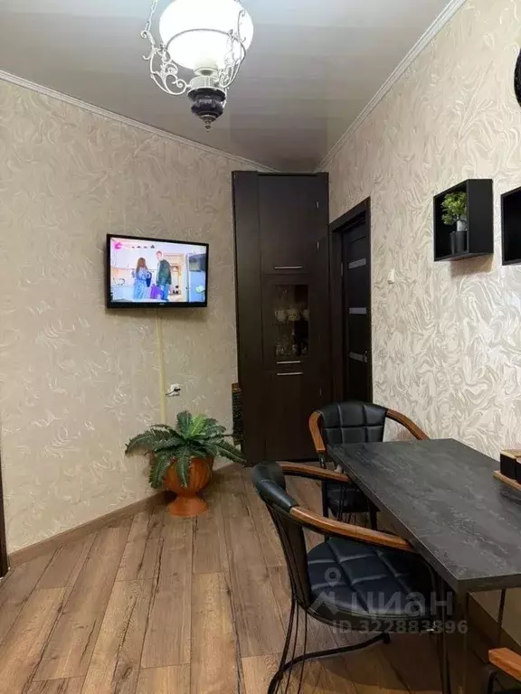 2-к кв. Челябинская область, Челябинск ул. Братьев Кашириных, 131 ... - Фото 2