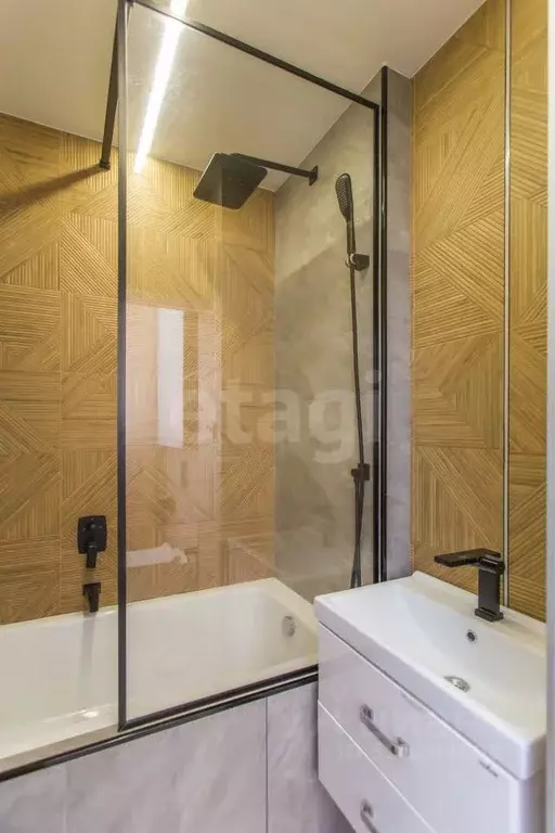 2-к кв. Приморский край, Владивосток Седанка мкр, ул. Глинки, 27 (88.9 ... - Фото 0