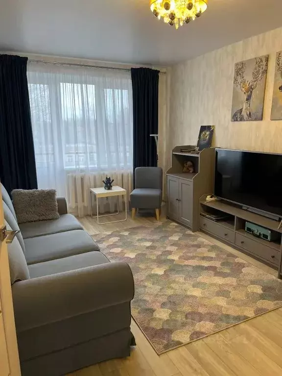 2-к кв. Псковская область, Пушкинские Горы рп ул. Ленина, 26 (44.0 м) - Фото 0