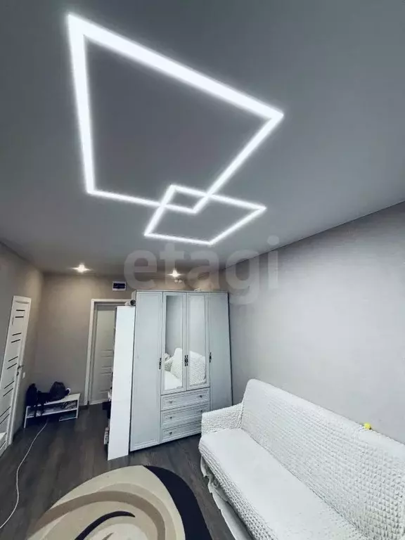 Студия Тюменская область, Тюмень ул. Вьюжная, 13 (30.0 м) - Фото 1