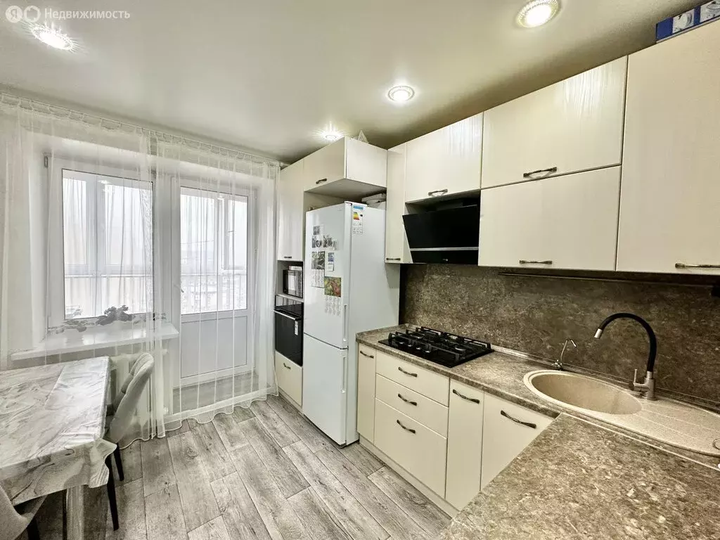 2-комнатная квартира: Октябрьский, микрорайон 32А, 6 (51.3 м) - Фото 2