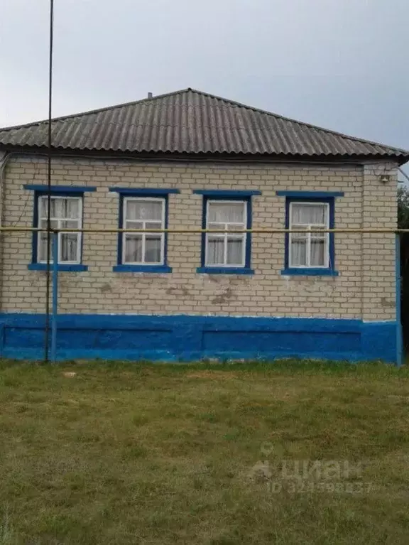 Дом в Белгородская область, Старооскольский городской округ, с. ... - Фото 1