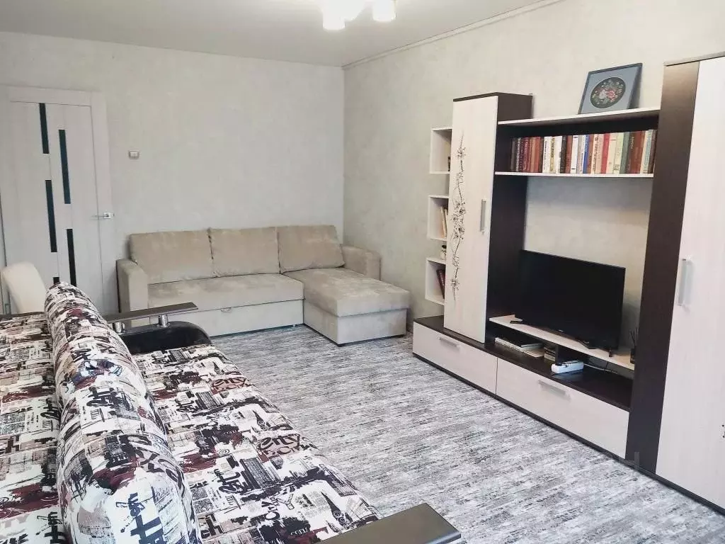 2-к кв. Псковская область, Псков Рижский просп., 35 (44.0 м) - Фото 1