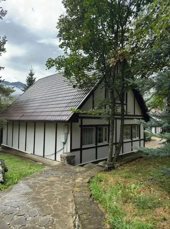 Дом в Карачаево-Черкесия, Зеленчукский район, с. Архыз  (120 м) - Фото 1