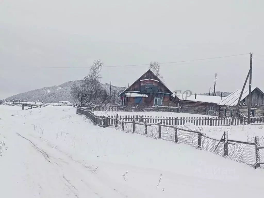 Дом в Алтай, Шебалинский район, с. Малая Черга Центральная ул. (68 м) - Фото 1