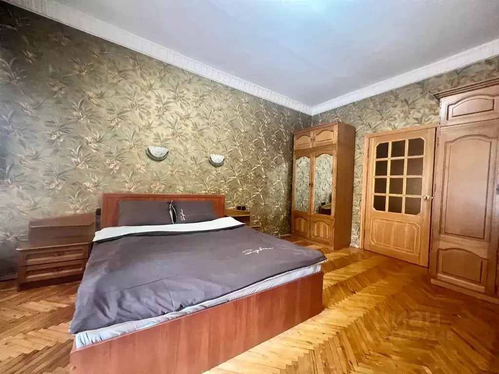 2-к кв. Санкт-Петербург 11-я Васильевского острова линия, 24 (70.0 м) - Фото 0