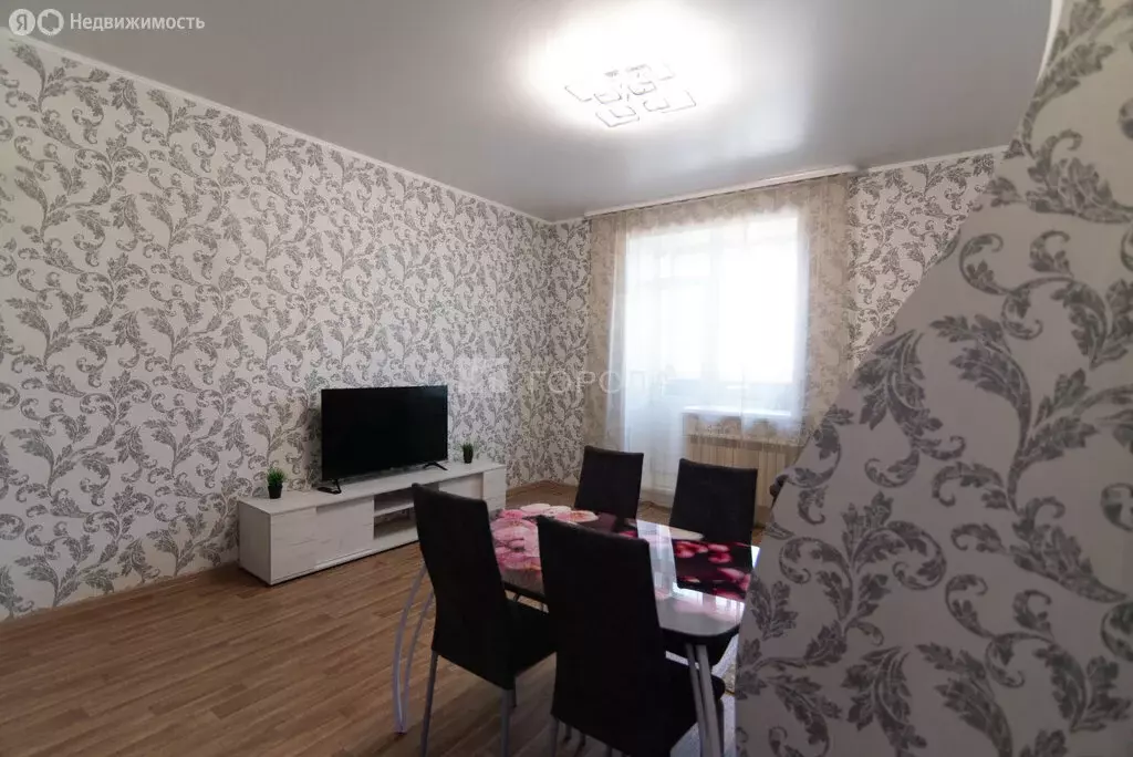 3-комнатная квартира: село Берёзовка, улица 40 лет Победы, 40 (86.2 м) - Фото 1