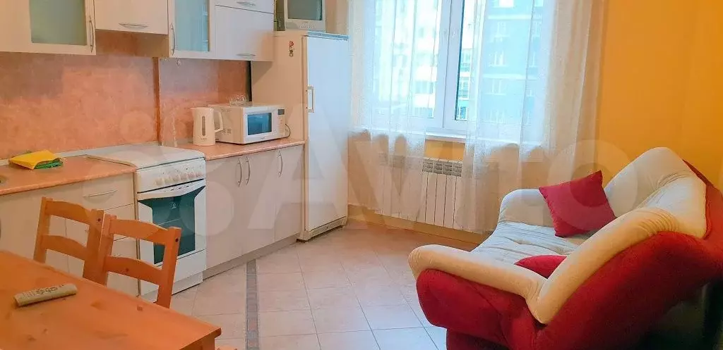 1-к. квартира, 51 м, 4/8 эт. - Фото 1