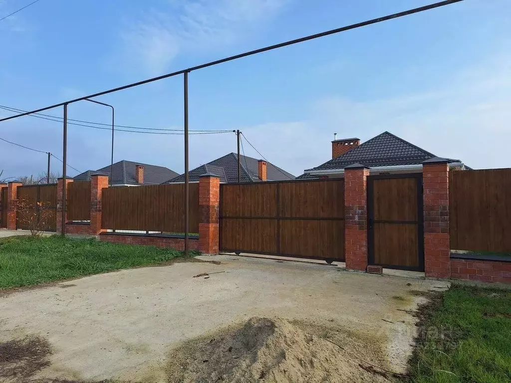 Дом в Краснодарский край, Динской район, Пластуновское с/пос, ... - Фото 1