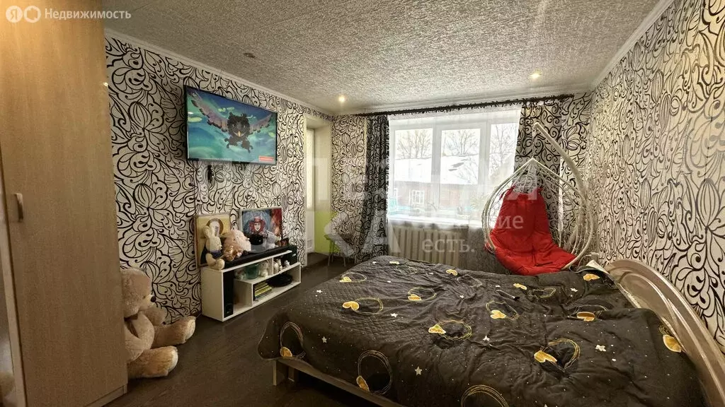 3-комнатная квартира: Боровичи, набережная 60 лет Октября, 8 (66.9 м) - Фото 2