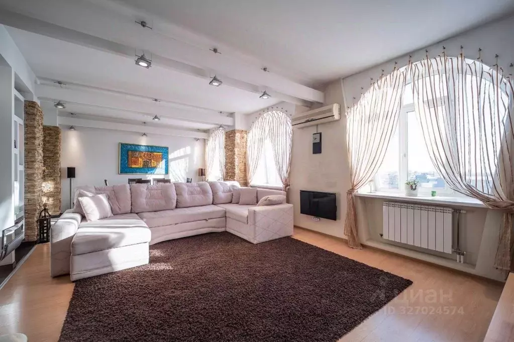 2-к кв. Омская область, Омск ул. Фрунзе, 72/1 (130.8 м) - Фото 1