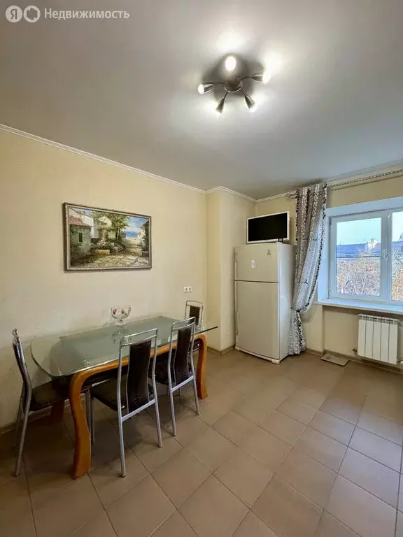 3-комнатная квартира: Астрахань, улица Власова, 6 (106 м) - Фото 2