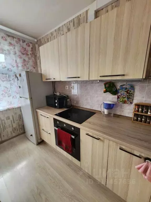 2-к кв. Приморский край, Владивосток 71-й мкр, ул. Ватутина, 4 (54.0 ... - Фото 0