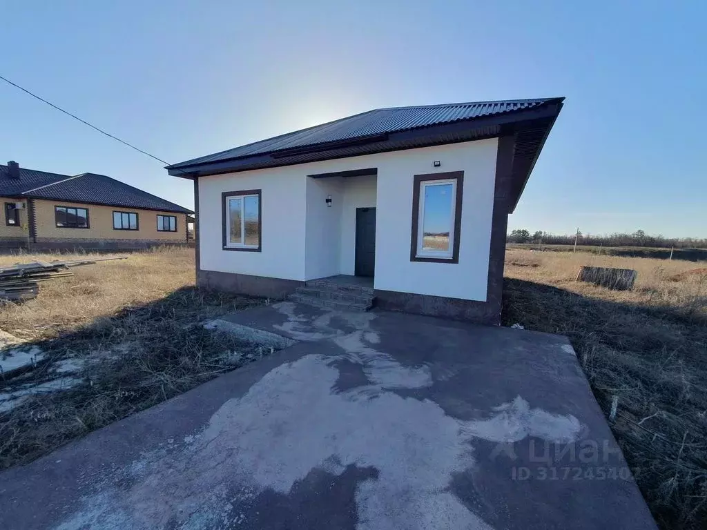 Дом в Оренбургская область, Оренбургский район, с. Подгородняя ... - Фото 1
