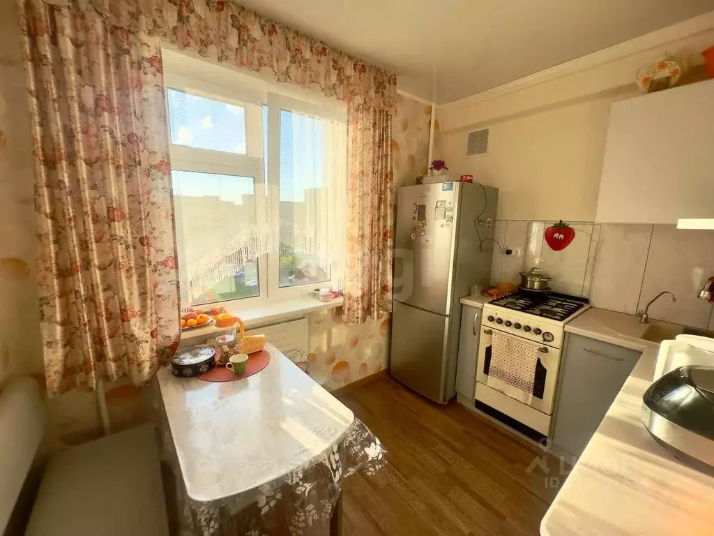 3-к кв. Удмуртия, Ижевск Молодежная ул., 95 (54.4 м) - Фото 0