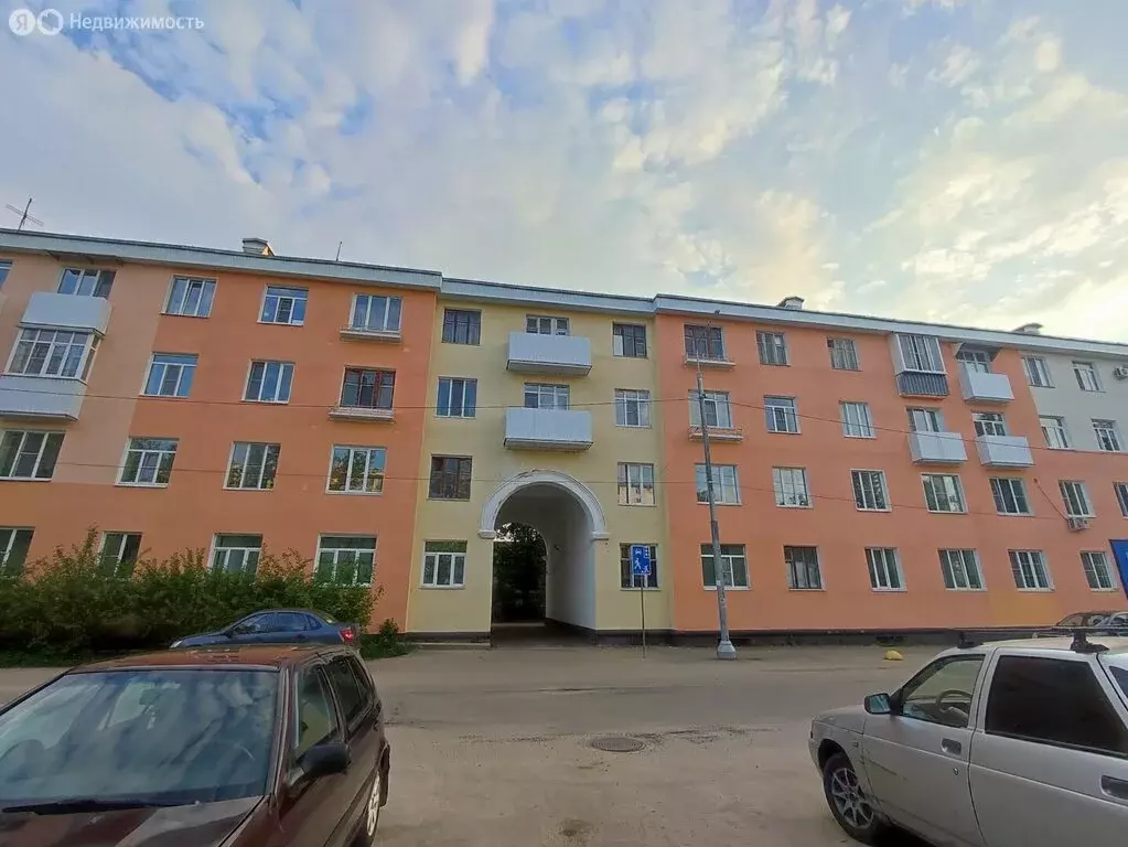 3-комнатная квартира: Серпухов, улица Крюкова, 1 (75.7 м) - Фото 1