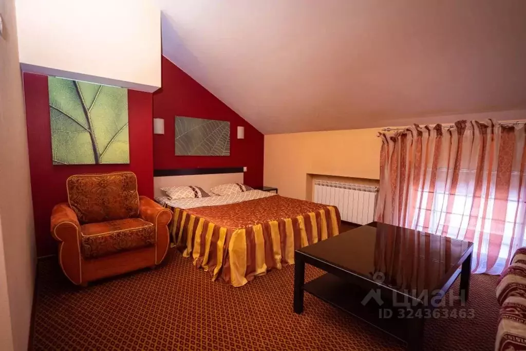 Комната Нижегородская область, Нижний Новгород Верхняя ул., 18 - Фото 1