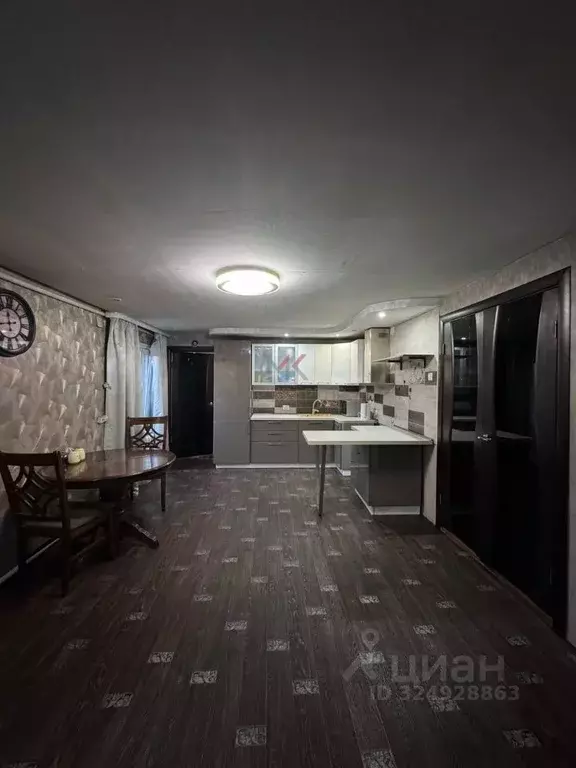 Дом в Тыва, Кызылский кожуун, Каа-Хем пгт ул. Тувинских Добровольцев ... - Фото 1