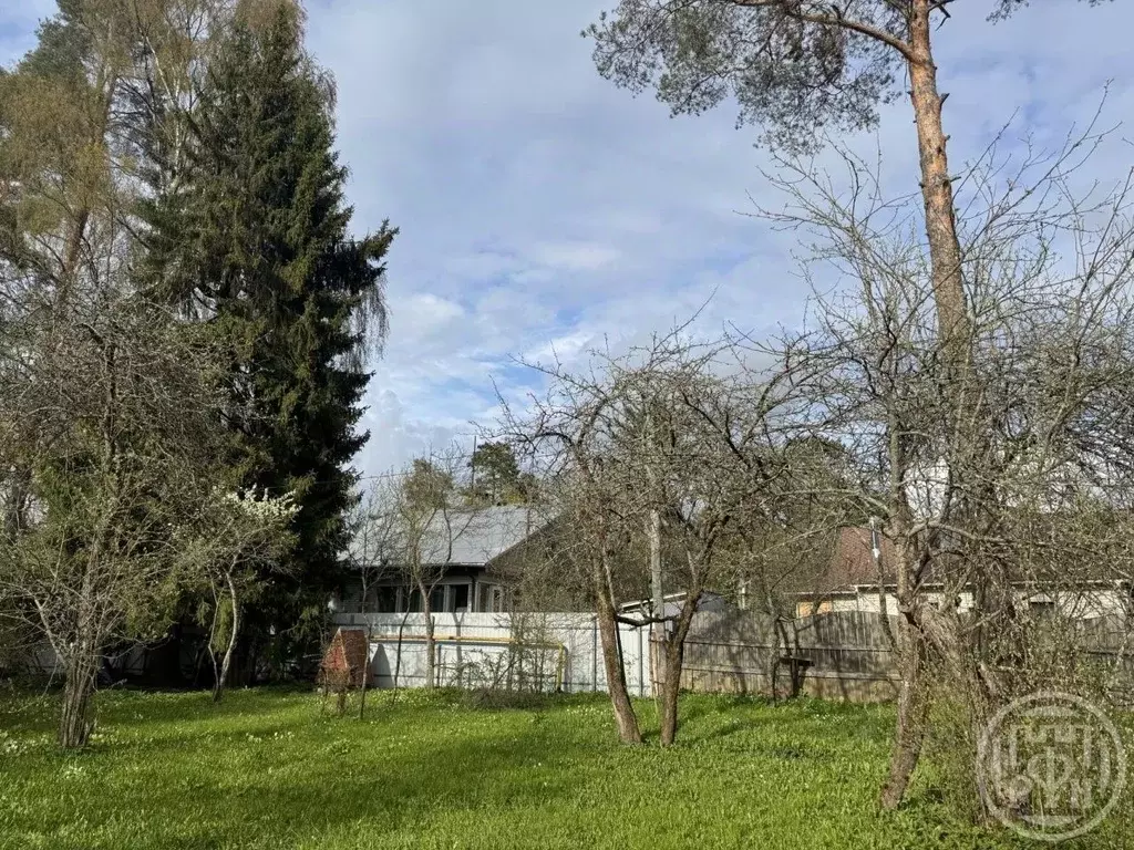 Участок в Ленинградская область, Гатчинский район, Вырица городской ... - Фото 1