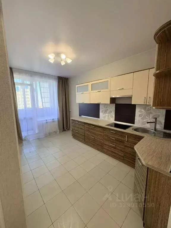 1-к кв. Омская область, Омск просп. Комарова, 15к3 (42.8 м) - Фото 1