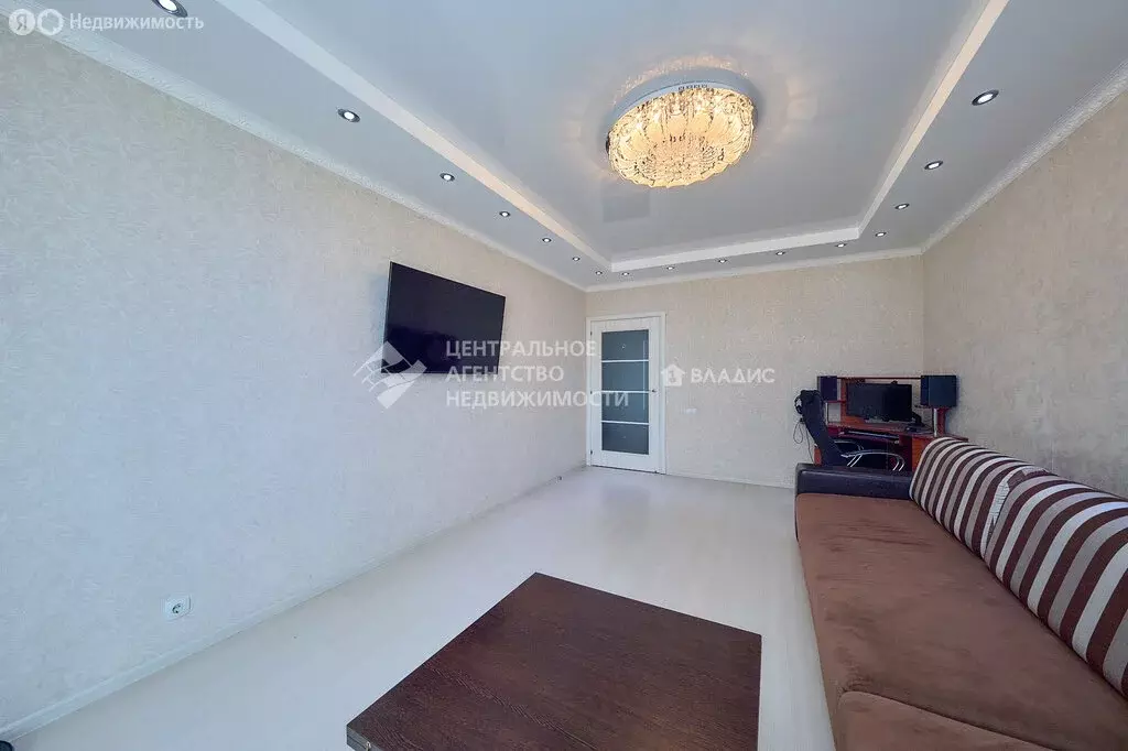 3-комнатная квартира: Рязань, улица Баженова, 33 (84 м) - Фото 1