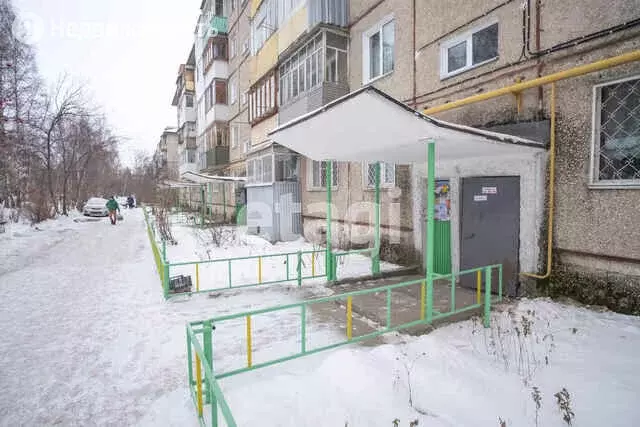 2-комнатная квартира: Златоуст, проспект Гагарина 8-я линия, 15 (48 м) - Фото 0