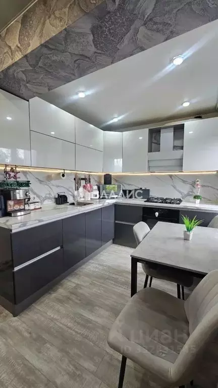 3-к кв. Иркутская область, Ангарск 7-й мкр, 5 (55.9 м) - Фото 1