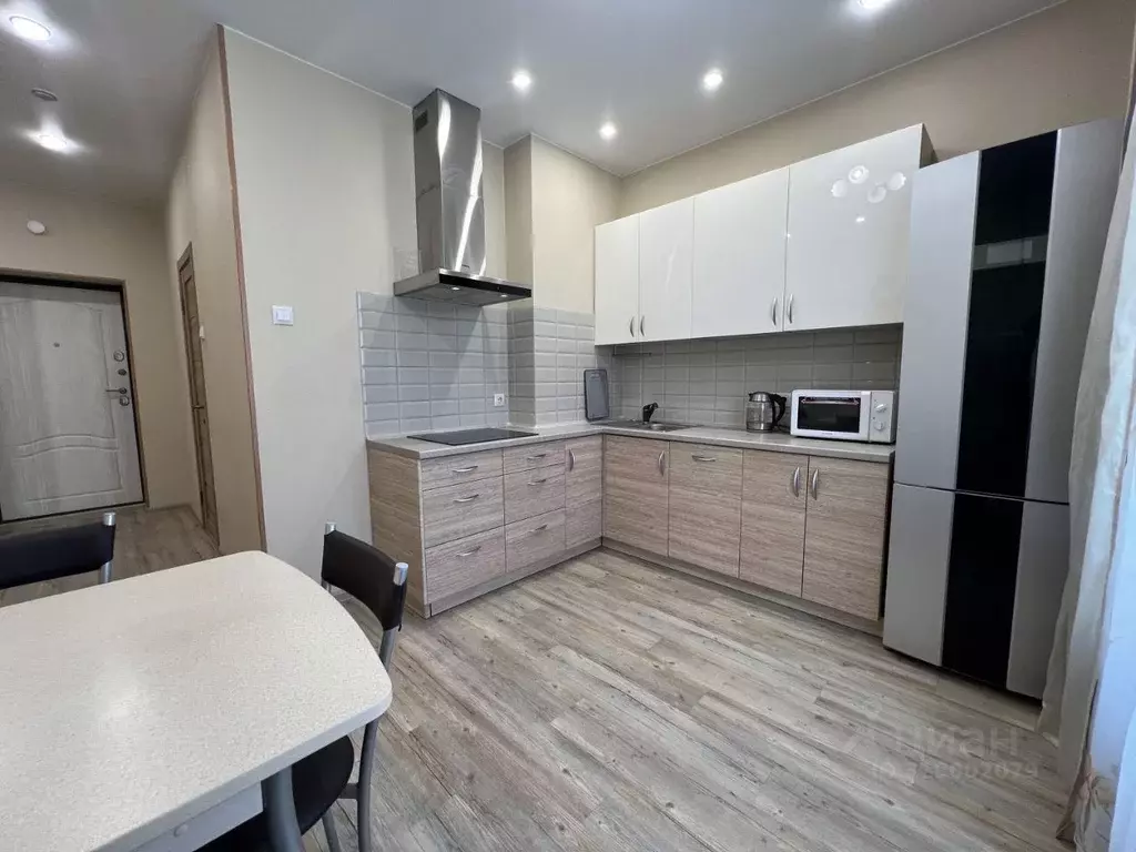 2-к кв. Новосибирская область, Новосибирск ул. Кирова, 32 (62.0 м) - Фото 0
