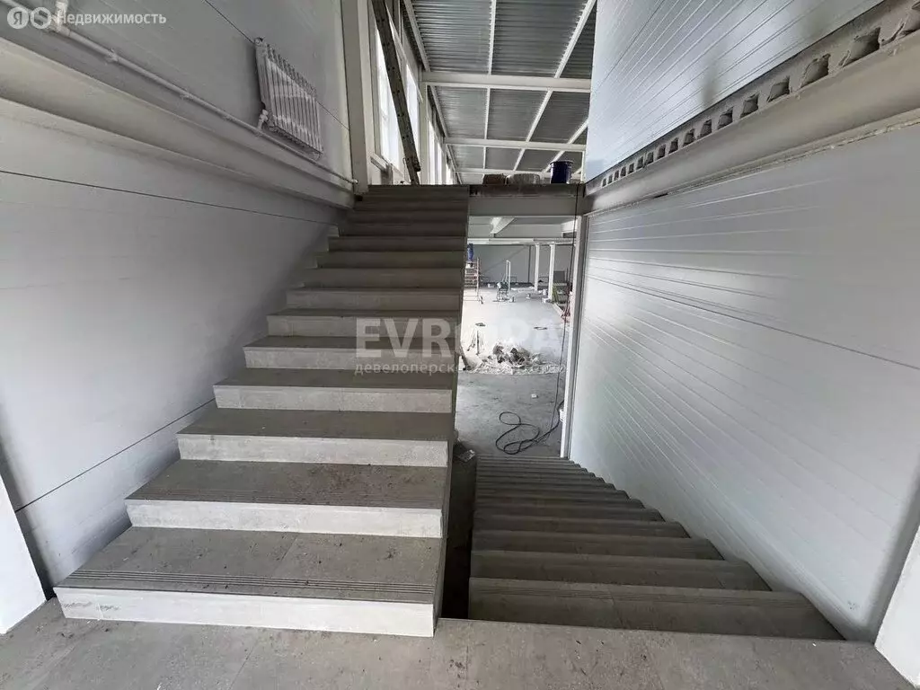Помещение свободного назначения (1300 м) - Фото 1