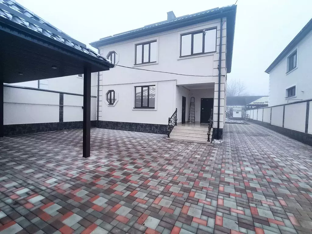Дом в Кабардино-Балкария, Нальчик ул. Атажукина (240 м) - Фото 0