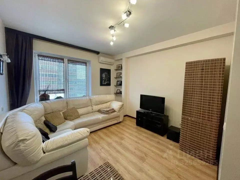 3-к кв. Волгоградская область, Волгоград Двинская ул., 11А (80.0 м) - Фото 1