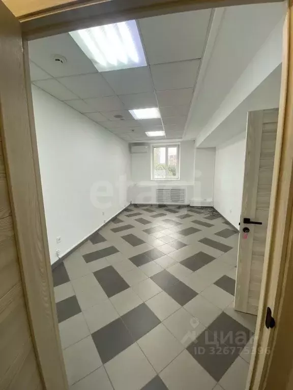 Офис в Тюменская область, Тюмень ул. 50 лет Октября, 6 (54 м) - Фото 2