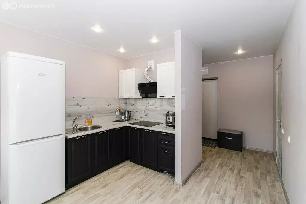 Квартира-студия: Тюмень, улица Анатолия Клиндюка, 6 (28.3 м) - Фото 1