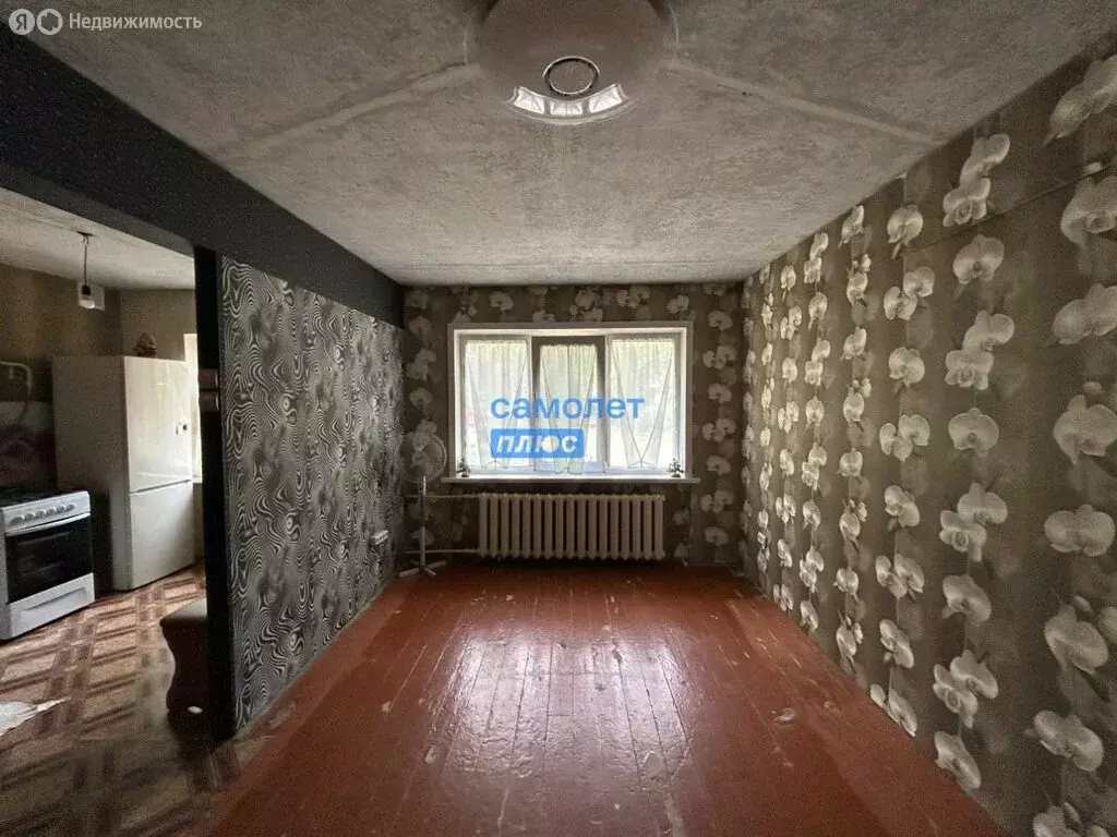 3-комнатная квартира: Бийск, улица Разина, 90/1 (58.8 м) - Фото 0