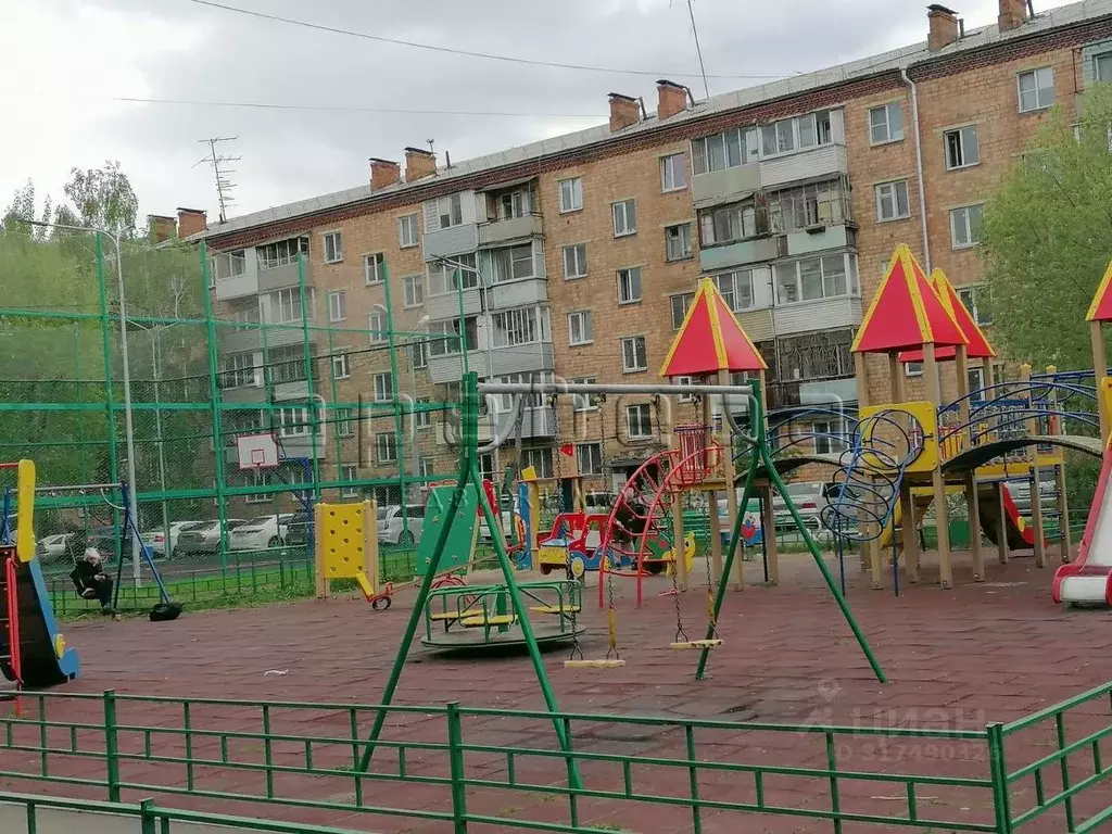 2-к кв. Красноярский край, Красноярск Парашютная ул., 74 (40.0 м) - Фото 0