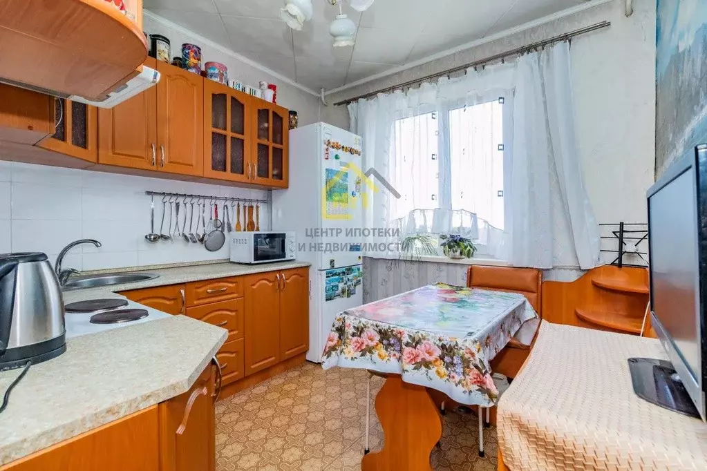 2-к кв. Челябинская область, Челябинск ул. Марченко, 27 (41.0 м) - Фото 0