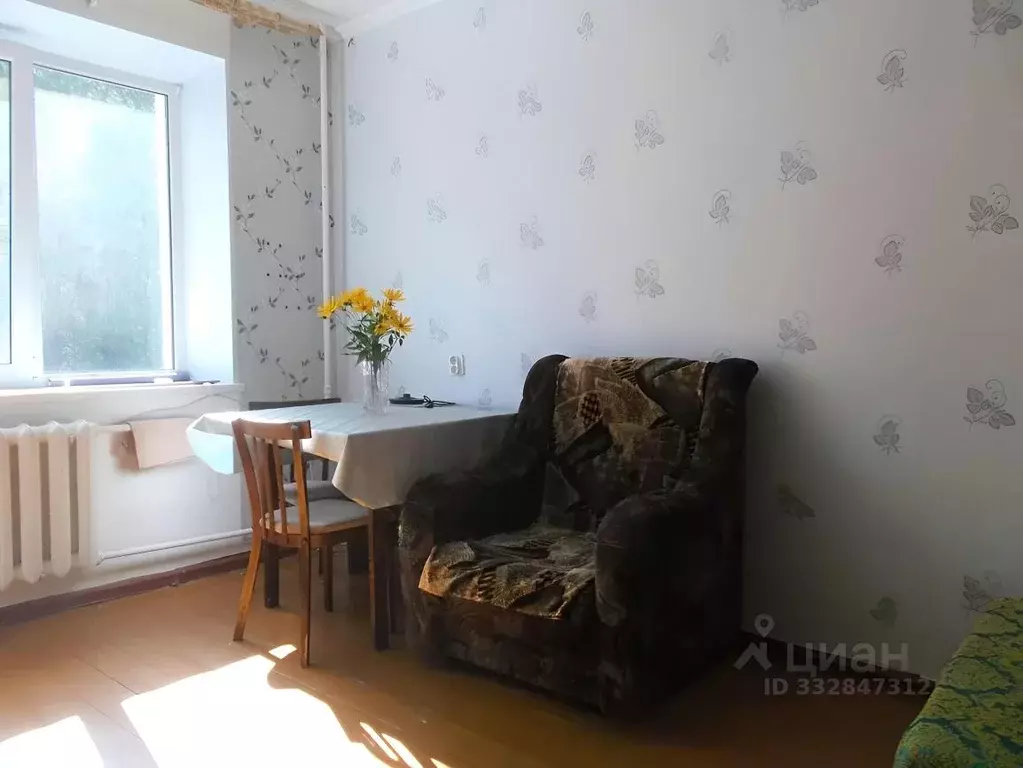 Комната Ленинградская область, Луга просп. Володарского, 52к1 (14.0 м) - Фото 1